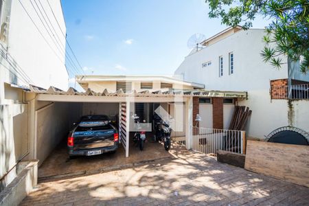 Casa à venda com 250m², 4 quartos e 4 vagas Casa à venda com 250m², 4 quartos e 4 vagasGaragem