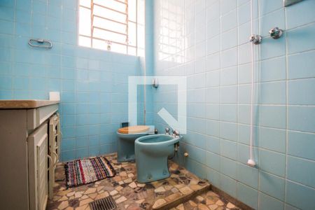 Casa à venda com 250m², 4 quartos e 4 vagas Casa à venda com 250m², 4 quartos e 4 vagasBanheiro