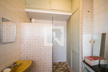 Casa à venda com 250m², 4 quartos e 4 vagas Casa à venda com 250m², 4 quartos e 4 vagasBanheiro da Suíte