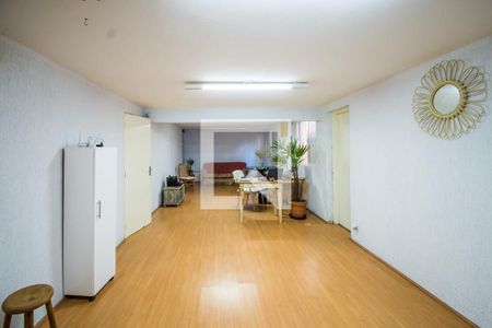 Casa à venda com 250m², 4 quartos e 4 vagas Casa à venda com 250m², 4 quartos e 4 vagasSalão de Festas