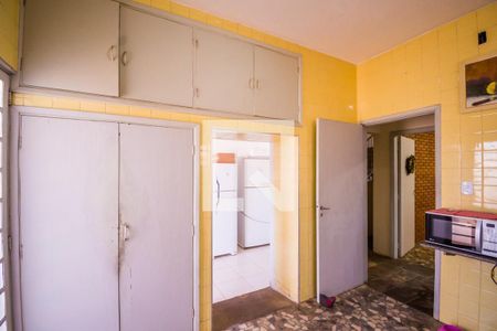 Casa à venda com 250m², 4 quartos e 4 vagas Casa à venda com 250m², 4 quartos e 4 vagasCozinha