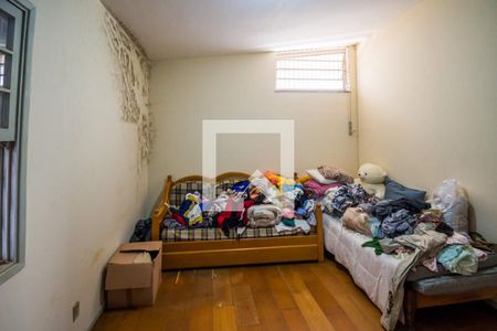 Casa à venda com 250m², 4 quartos e 4 vagas Casa à venda com 250m², 4 quartos e 4 vagasQuarto 2