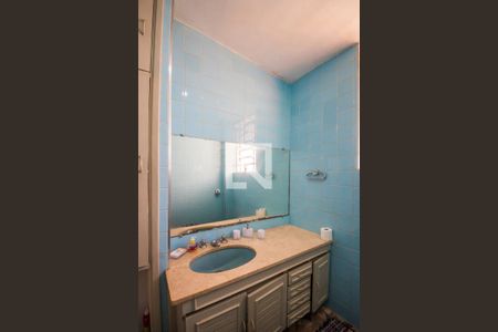 Casa à venda com 250m², 4 quartos e 4 vagas Casa à venda com 250m², 4 quartos e 4 vagasBanheiro