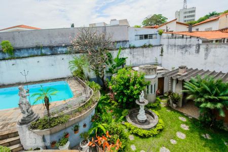 Casa à venda com 260m², 4 quartos e 6 vagas Casa à venda com 260m², 4 quartos e 6 vagasÁrea Externa