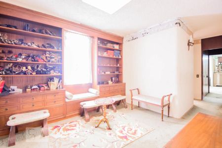 Casa à venda com 260m², 4 quartos e 6 vagas Casa à venda com 260m², 4 quartos e 6 vagasSala de descanso