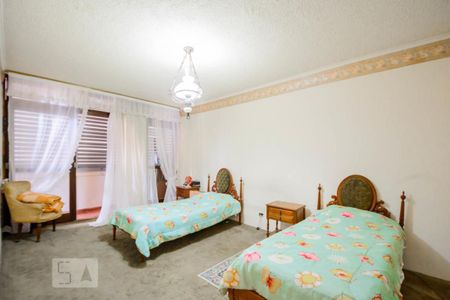 Casa à venda com 260m², 4 quartos e 6 vagas Casa à venda com 260m², 4 quartos e 6 vagasQuarto 3