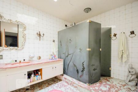 Casa à venda com 260m², 4 quartos e 6 vagas Casa à venda com 260m², 4 quartos e 6 vagasBanheiro 2