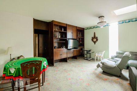 Casa à venda com 260m², 4 quartos e 6 vagas Casa à venda com 260m², 4 quartos e 6 vagasSala de descanso