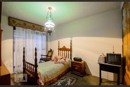 Casa à venda com 260m², 4 quartos e 6 vagas Casa à venda com 260m², 4 quartos e 6 vagasQuarto 4