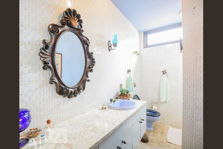 Casa à venda com 260m², 4 quartos e 6 vagas Casa à venda com 260m², 4 quartos e 6 vagasBanheiro 3