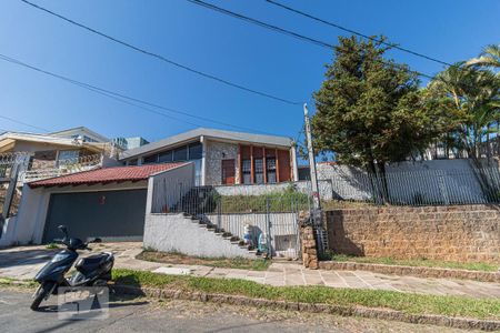 Casa à venda com 280m², 3 quartos e 4 vagasFachada