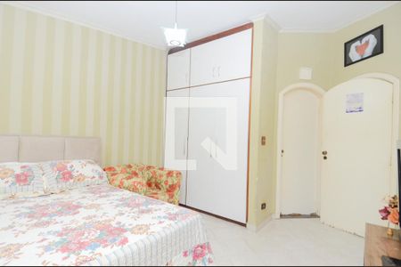 Casa à venda com 450m², 4 quartos e 5 vagasQuarto 1 - Suíte 