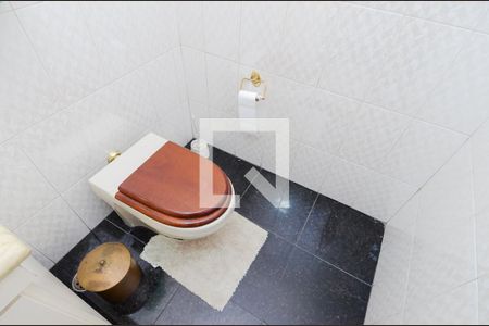 Casa à venda com 450m², 4 quartos e 5 vagasBanheiro da Suíte 4