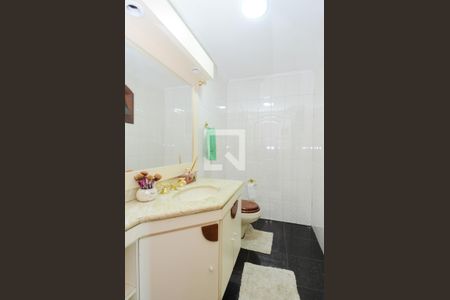 Casa à venda com 450m², 4 quartos e 5 vagasBanheiro da Suíte 4