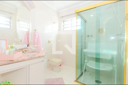 Casa à venda com 450m², 4 quartos e 5 vagasBanheiro da Suíte 2