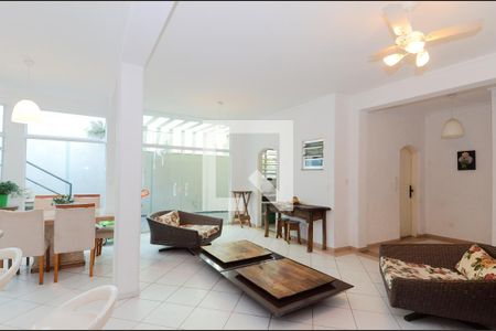 Casa à venda com 450m², 4 quartos e 5 vagasÁrea de Lazer 