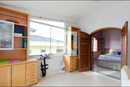 Casa à venda com 450m², 4 quartos e 5 vagasEscritório - Suíte 4