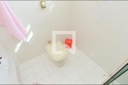 Casa à venda com 450m², 4 quartos e 5 vagasBanheiro da Suíte 2