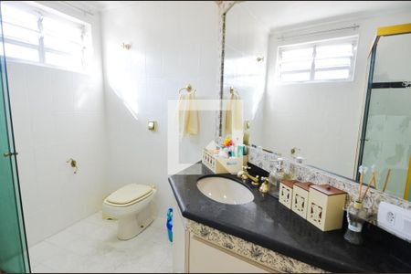 Casa à venda com 450m², 4 quartos e 5 vagasBanheiro da Suíte 3