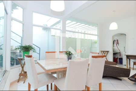 Casa à venda com 450m², 4 quartos e 5 vagasÁrea de Lazer 