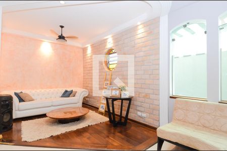 Casa à venda com 450m², 4 quartos e 5 vagasSala