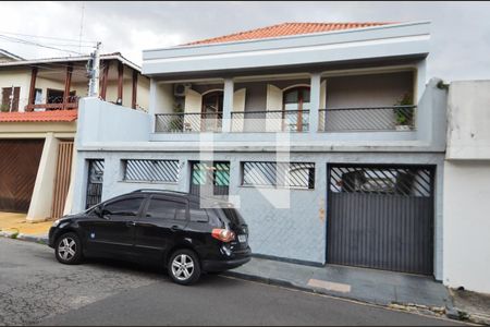 Casa à venda com 450m², 4 quartos e 5 vagasFachada