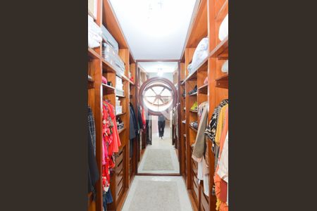 Casa à venda com 450m², 4 quartos e 5 vagasCloset da Suíte 4