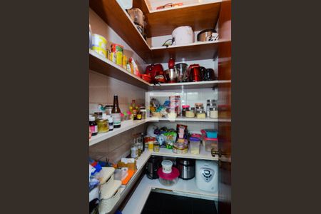 Casa à venda com 450m², 4 quartos e 5 vagasDespensa