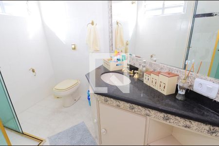 Casa à venda com 450m², 4 quartos e 5 vagasBanheiro da Suíte 3