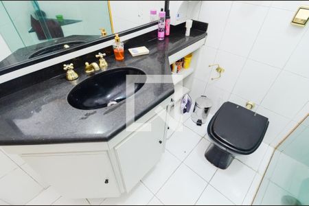 Casa à venda com 450m², 4 quartos e 5 vagasBanheiro da Suíte 1