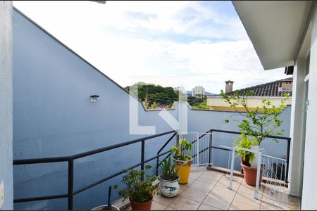 Casa à venda com 450m², 4 quartos e 5 vagasVaranda da Suíte 4
