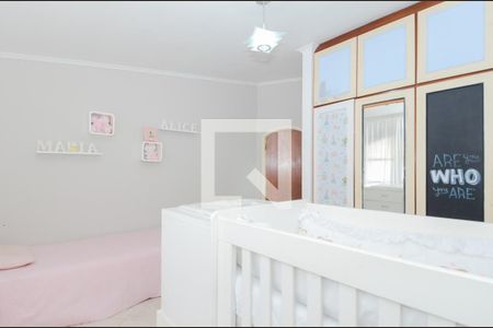 Casa à venda com 450m², 4 quartos e 5 vagasQuarto 2 - Suíte