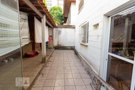 Casa à venda com 212m², 4 quartos e 3 vagasChurrasqueira