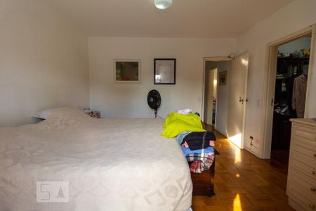 Casa à venda com 212m², 4 quartos e 3 vagasQuarto 3 - Suíte