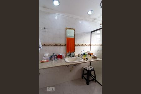 Casa à venda com 212m², 4 quartos e 3 vagasBanheiro Suíte 3