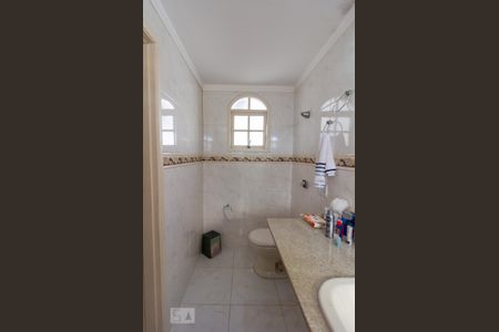 Casa à venda com 212m², 4 quartos e 3 vagasBanheiro Suíte 3