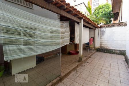 Casa à venda com 212m², 4 quartos e 3 vagasChurrasqueira
