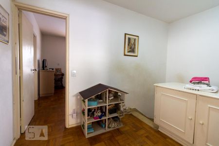 Casa à venda com 212m², 4 quartos e 3 vagasHall Quartos