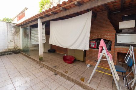 Casa à venda com 212m², 4 quartos e 3 vagasChurrasqueira