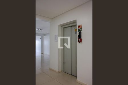 Apartamento à venda com 79m², 2 quartos e 2 vagas Apartamento à venda com 79m², 2 quartos e 2 vagasElevador
