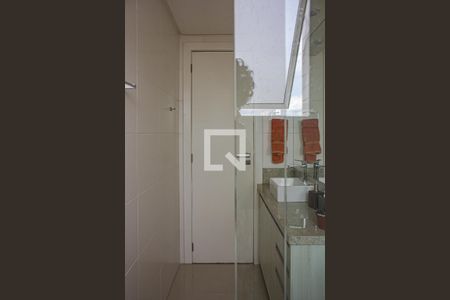 Apartamento à venda com 79m², 2 quartos e 2 vagas Apartamento à venda com 79m², 2 quartos e 2 vagasBanheiro