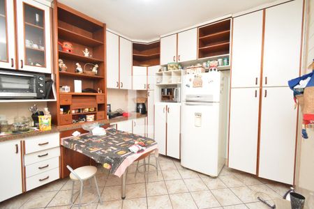 Casa à venda com 115m², 4 quartos e 2 vagas Casa à venda com 115m², 4 quartos e 2 vagasCozinha