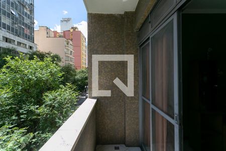 Apartamento à venda com 90m², 3 quartos e sem vaga Apartamento à venda com 90m², 3 quartos e sem vagaVaranda