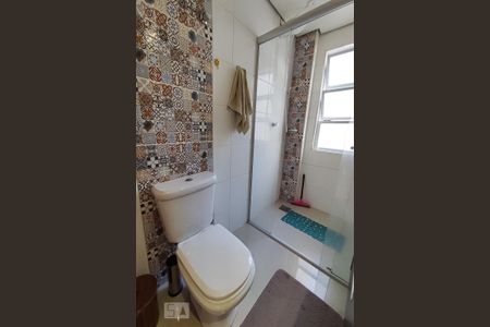 Apartamento à venda com 111m², 2 quartos e 1 vaga Apartamento à venda com 111m², 2 quartos e 1 vagaBanheiro da Suíte