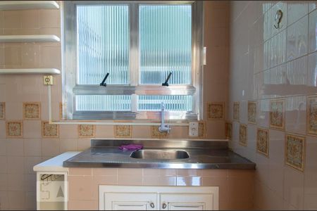 Cozinha de kitnet/studio para alugar com 1 quarto, 32m² em Centro Histórico, Porto Alegre