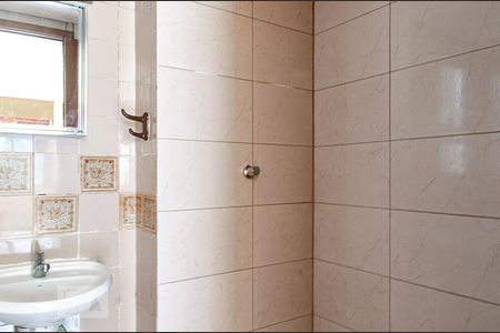 Banheiro de kitnet/studio para alugar com 1 quarto, 32m² em Centro Histórico, Porto Alegre