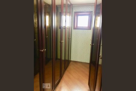 Casa à venda com 490m², 4 quartos e sem vaga Casa à venda com 490m², 4 quartos e sem vagaQuarto