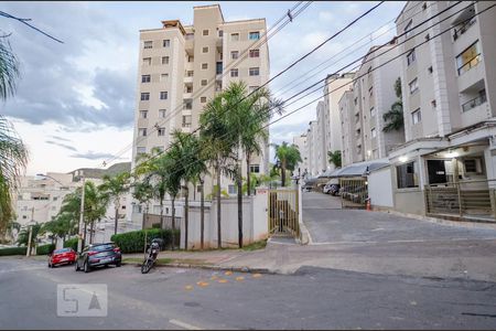 Apartamento para alugar com 60m², 2 quartos e 1 vaga Apartamento para alugar com 60m², 2 quartos e 1 vagaFachada