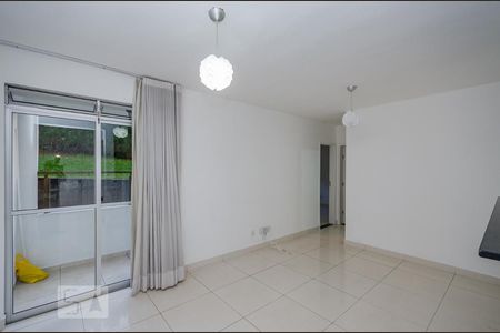Sala de apartamento para alugar com 2 quartos, 60m² em Buritis, Belo Horizonte