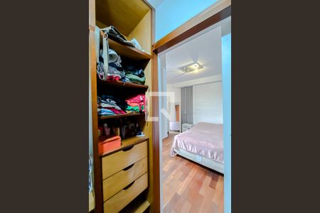 Apartamento à venda com 160m², 4 quartos e 2 vagas Apartamento à venda com 160m², 4 quartos e 2 vagasQuarto
